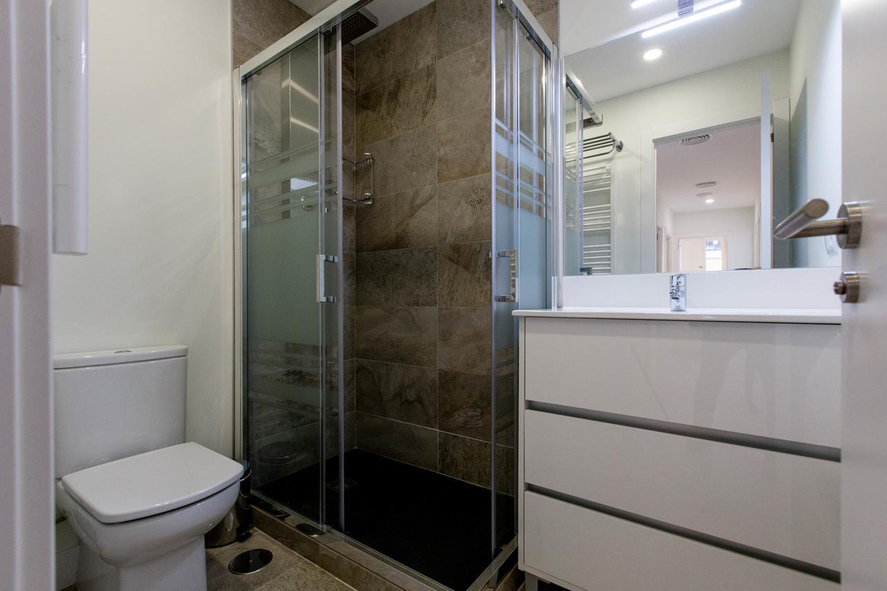 Bookinmadrid Com - Cascorro Sq 18 Pax Apartment Bagian luar foto